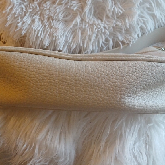 Dooney & Bourke NWOT Cream Shoulder Bag - Picture 10 of 11